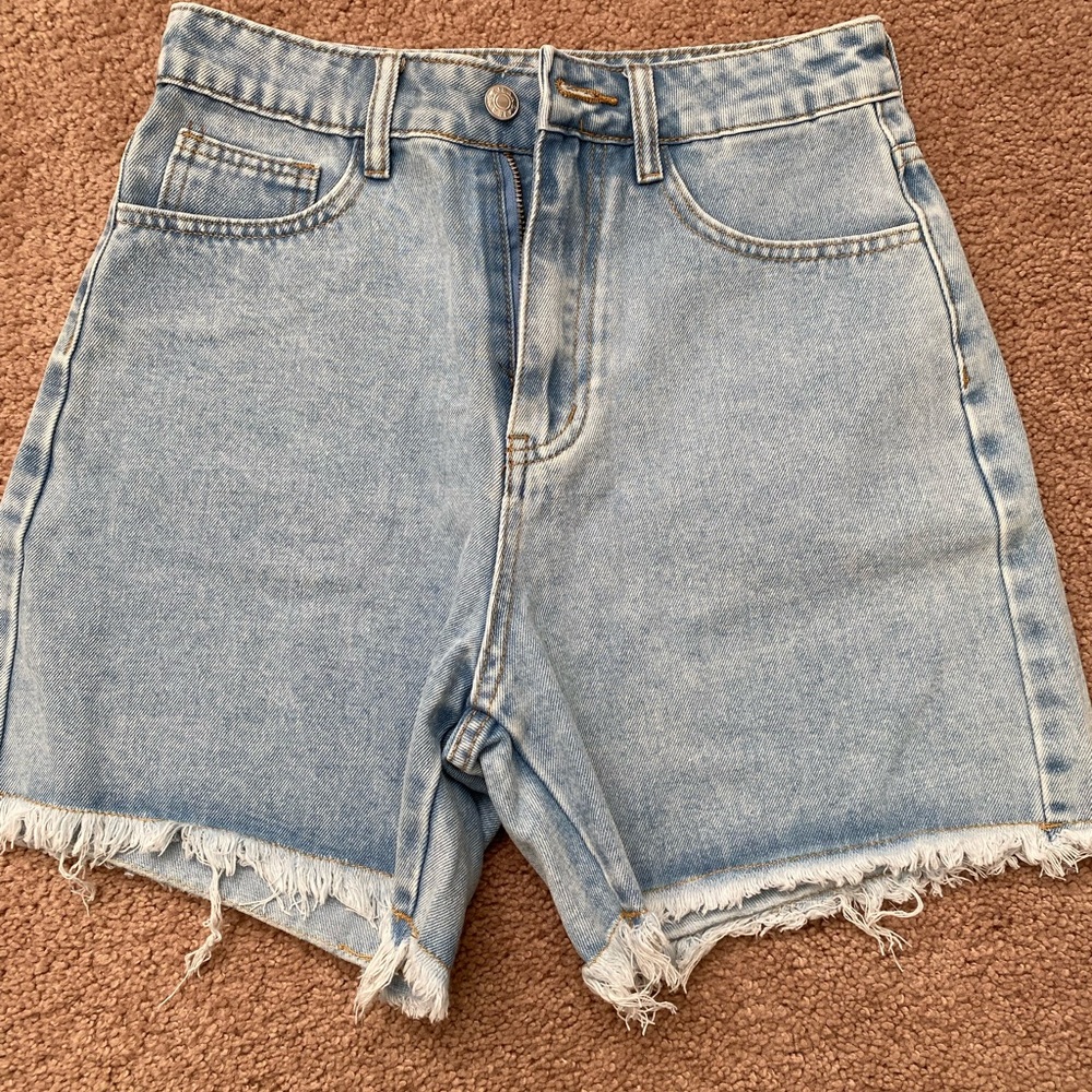 High waisted denim frayed shorts